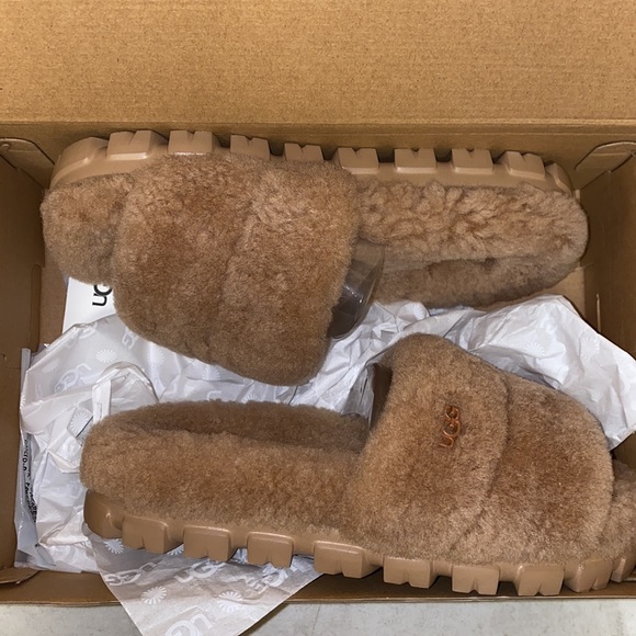 UGG Women's Cozetta Curly Slipper - Picture 3 of 4